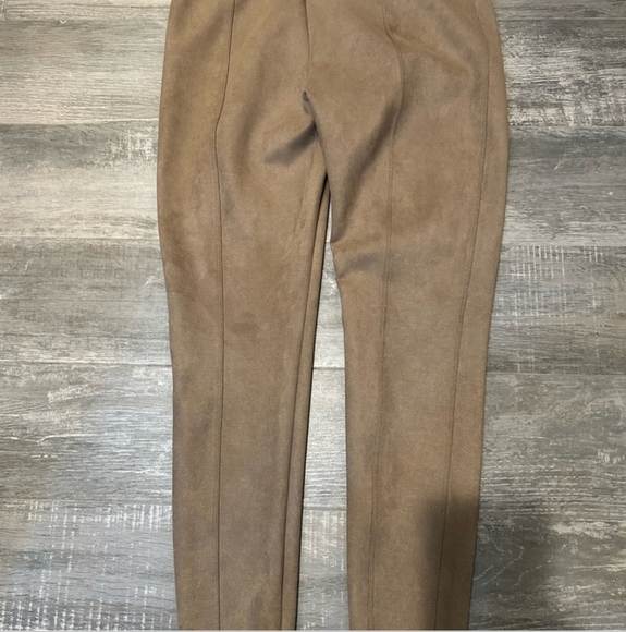 Spanx Faux Suede Leggings in Camel Size L - LIKE NEW - Picture 9 of 9